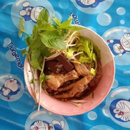 ก๋วยเตี๋ยวไก่มะระหน้าวัดแหลมไผ่