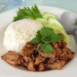 ข้าวหมูทอดกระเทียม