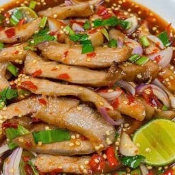 ข้าวกะเพราหมูกรอบโครตเด็ด by ครัวข้าวหอมคุณนก