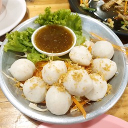 ลูกชิ้นปลาลวกจิ้ม