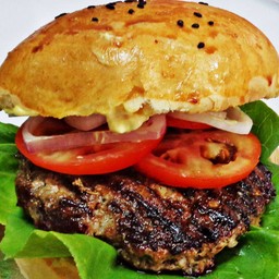 B1. ANGUS STEAK BEEF BURGER 150 กรัม