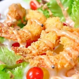 สลัดกุ้งทอด