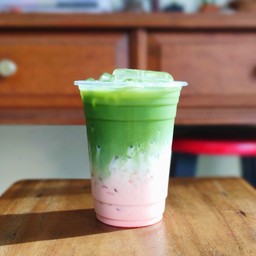 Matcha Strawberry มัทฉะสตอเบอร์รี่