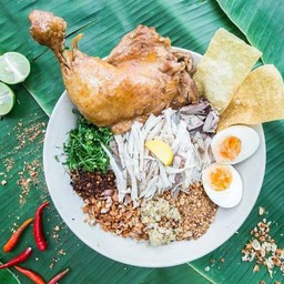 ก๋วยเตี๋ยวไก่ฉีกขนาดกลาง