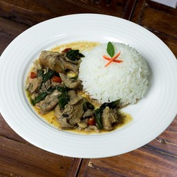 ข้าวกระเพราไก่ตุ๋น