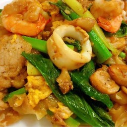 ผัดซีอิ้วเส้นใหญ่ทะเล