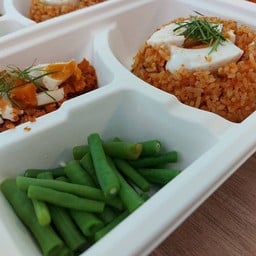 ข้าวผัดพริกขิงปลาฟูุ ไข่เค็ม