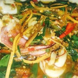 ปลาหมึกผัดฉ่า
