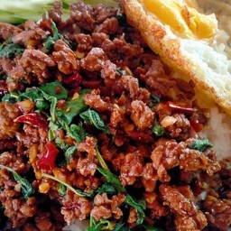 ข้าวกะเพราเนื้อสับ