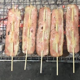 ไก่สามชั้นแผ่นรมควัน