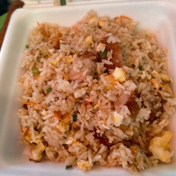 ข้าวผัดหมูกรอบ