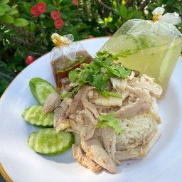 ข้าวมันไก่ เรือหางยาว