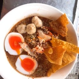 ร้านก๋วยเตี๋ยวจ๊อดน้อย