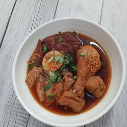 เกาเหลาหมูทุกอย่าง+น่องไก่