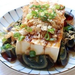 ยำไข่เยี่ยวม้าเต้าหู้อ่อน