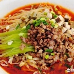 หมี่ไก่ทรงเครื่อง