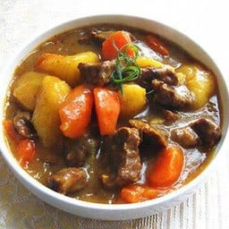 มันฝรั่งตุ๋นเนื้อวัว