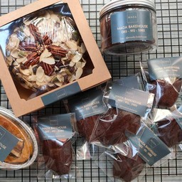 ขนมอร่อยให้เลือกสรร มีทั้งเค้กกล้วยหอม ธัญพืช 8 ชนิด, เค้กกล้วยหอม ข้าวโอ๊ต, cac