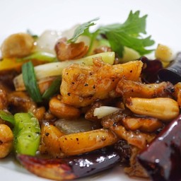 ไก่ผัดเม็ดมะม่วง