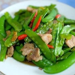 ผัดถั่วลันเตา