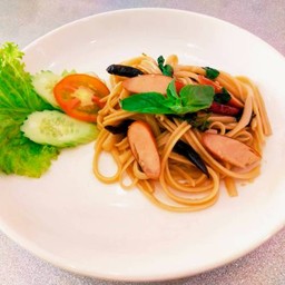 สปาเก็ตตี้ ไส้กรอกพริกแห้ง (Spaghetti Dried Chili Sausage) #D
