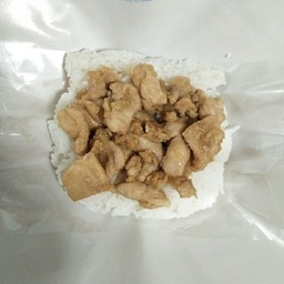 ข้าวสวยไก่กระเทียม