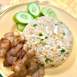 ข้าวผัดหมูทอด