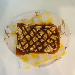 ขนมปังปิ้ง พริกเผา หมูหยอง (Toast with Thai Chili Paste and Dried Shredded Pork)