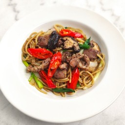 สปาเก็ตตี้หมูสันนอกผัดพริกไทยดำ