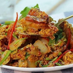 ปูนิ่มผัดผงกะหรี่