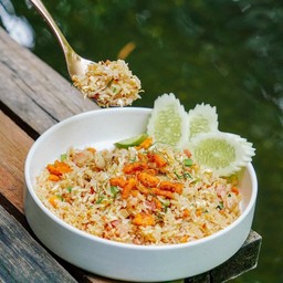 ข้าวผัดกากหมูพ่นไฟ