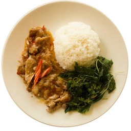 ข้าวกะเพราเนื้อสไลด์^^