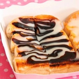 ปังปิ้งซอสช็อกโกแลต + นม (2แผ่น)