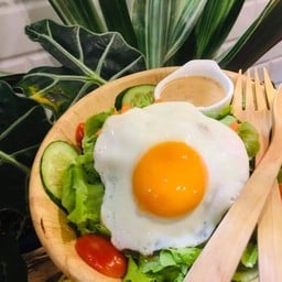 สลัดไข่ดาว