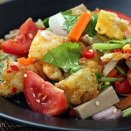 ยำไข่ดาวหมูยอ