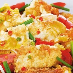 ยำไข่ดาว ใส่หมูสับ ยำรวมกัน