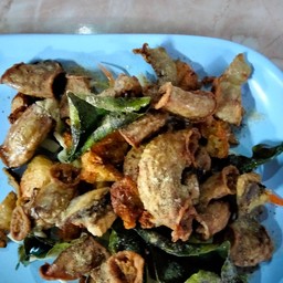 ไส้อ่อนทอดกระเทียม