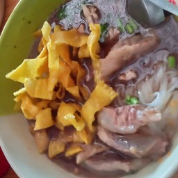 ร้านก๋วยเตี๋ยว 4 แยก