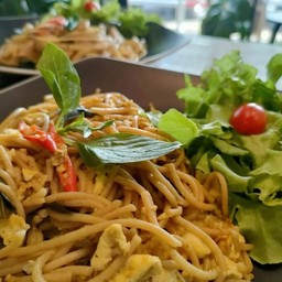 สปาเก็ตตี้โฮลวีทผัดเขียวหวานมังสวิรัติ