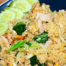 ข้าวผัดหมู จานใหญ่
