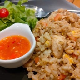 ข้าวกล้องผัดอกไก่ใส่น้ำยำ