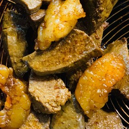 ตับผัดกระเทียม มีมัน