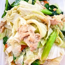 ผักรวมหมูชิ้นราดข้าว