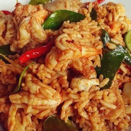 ข้าวผัดต้มยำทะเล