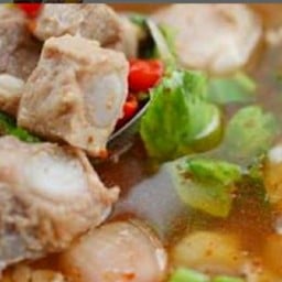 ต้มกระดูกหมูใส่เห็ด