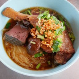 ก๋วยเตี๋ยวเป็ดตุ๋นซอยสุขสวัสดิ์39ปากซอย3(Duck Noodle)