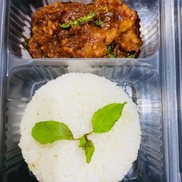 ช.ชวนชิม ผัดกระเพรา&ผัดพริกแกงรสเด็ด