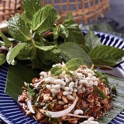 ลาบไข่มดแดง