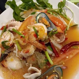 ยำวุ้นเส้นทะเลรวม