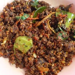 ผัดเผ็ดนก ราดข้าว